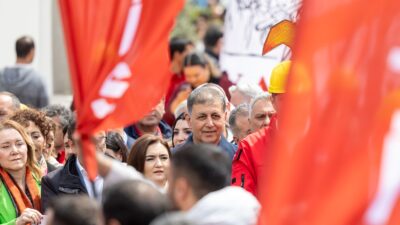 İzmir Büyükşehir Belediye Başkanı Dr. Cemil Tugay, Gündoğdu Meydanı’ndaki 1