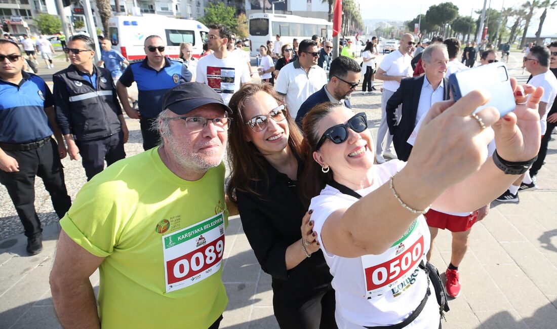 Ulu Önder Atatürk’ün annesi Zübeyde Hanım’ın anıt kabrinin bulunduğu Karşıyaka,