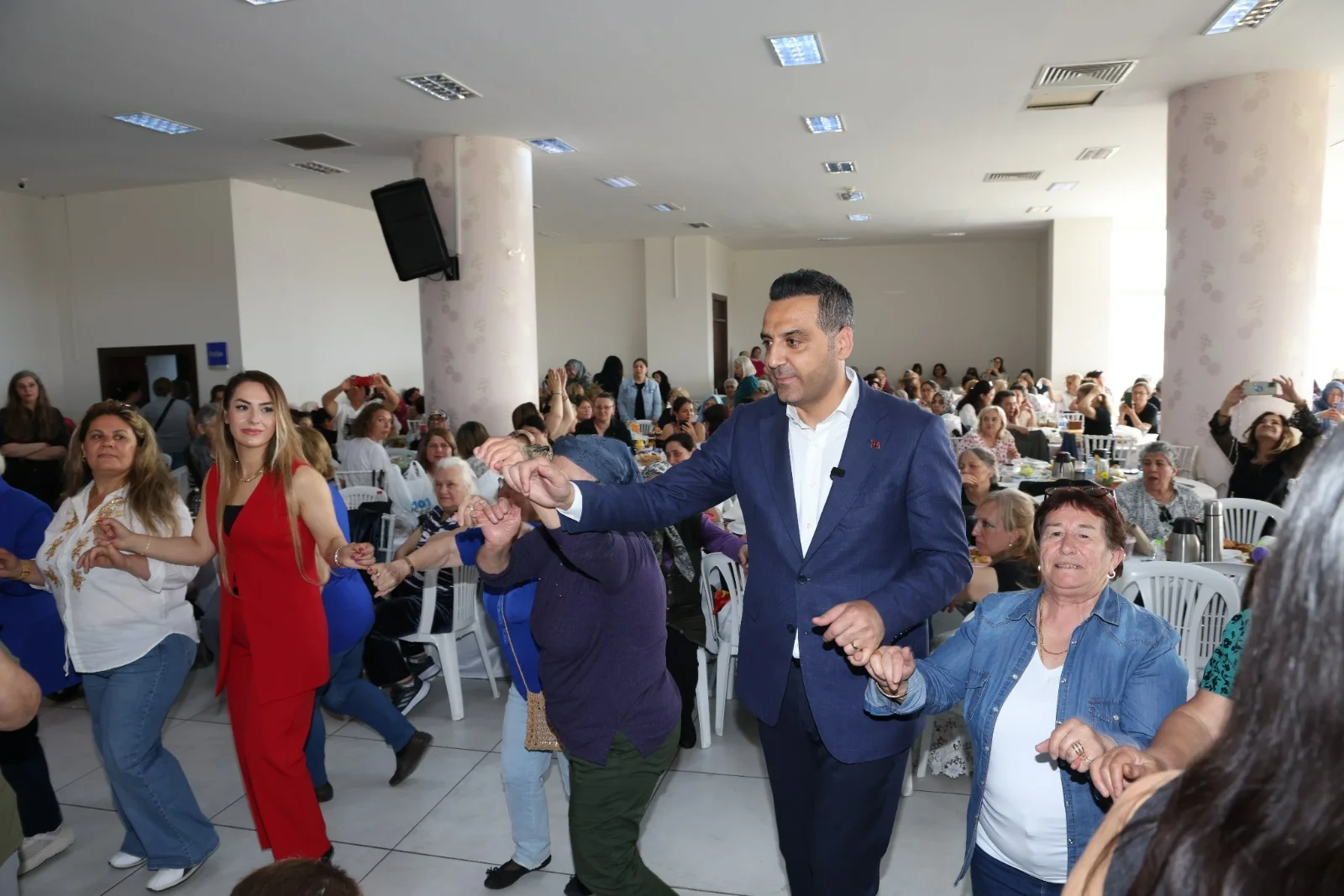 Çiğli’de Anneler Günü coşkusu