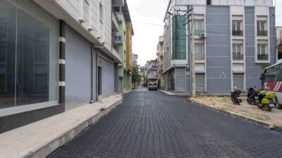 Bornova Belediyesi, Mevlana Mahallesi ve Işıkkent’te sürdürdüğü asfalt ve yol