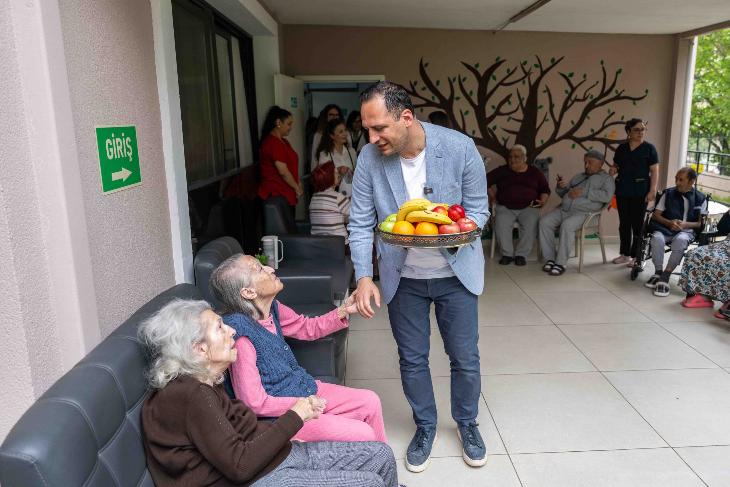 "En değerli hazinemiz sizlersiniz!" Bornova’da anneler için anlamlı kutlama