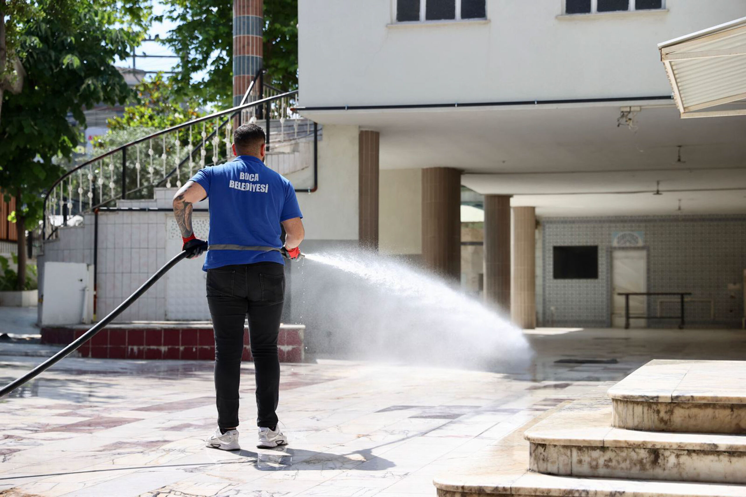 Buca'da bayram temizliği: "Komşularımız için hazırlıklar tamam"