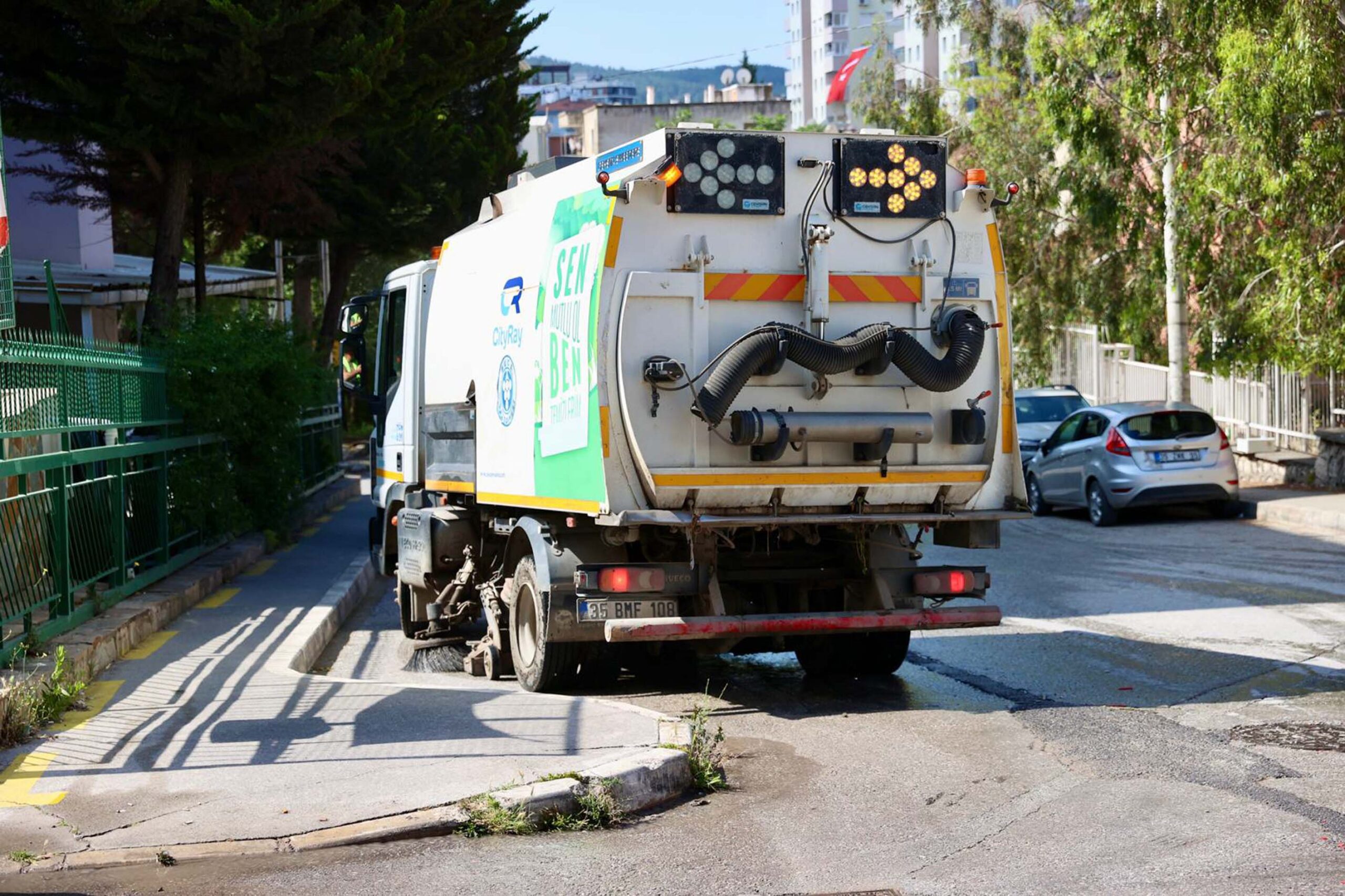 Buca'da bayram temizliği: "Komşularımız için hazırlıklar tamam"
