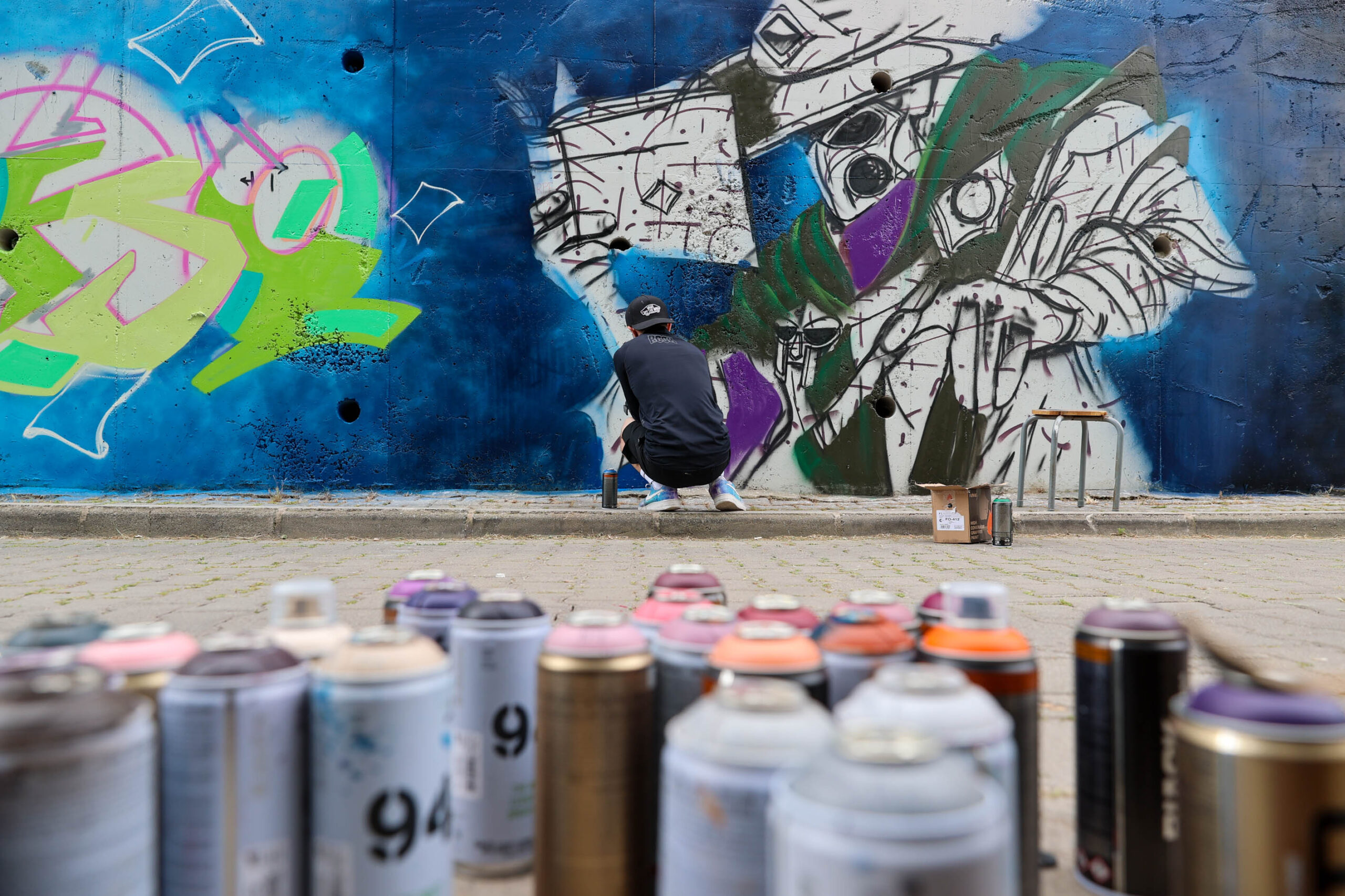 Buca’nın duvarları tuvale dönüştü: 2. Grafiti Şenliği renkli görüntülere sahne oldu