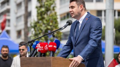 CHP İzmir İl Başkanı Çağatay Güç, Cumhuriyet Meydanı’nda düzenlenen 19
