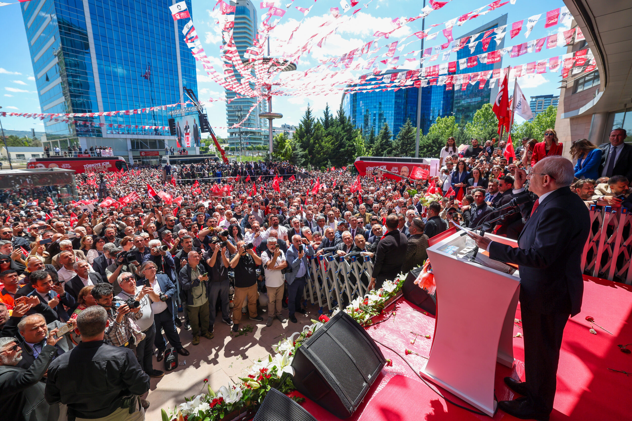 Kemal Kılıçdaroğlu, CHP Genel Merkezi'nden seslendi: "Kurultay şaibeli, hesap soracağım"
