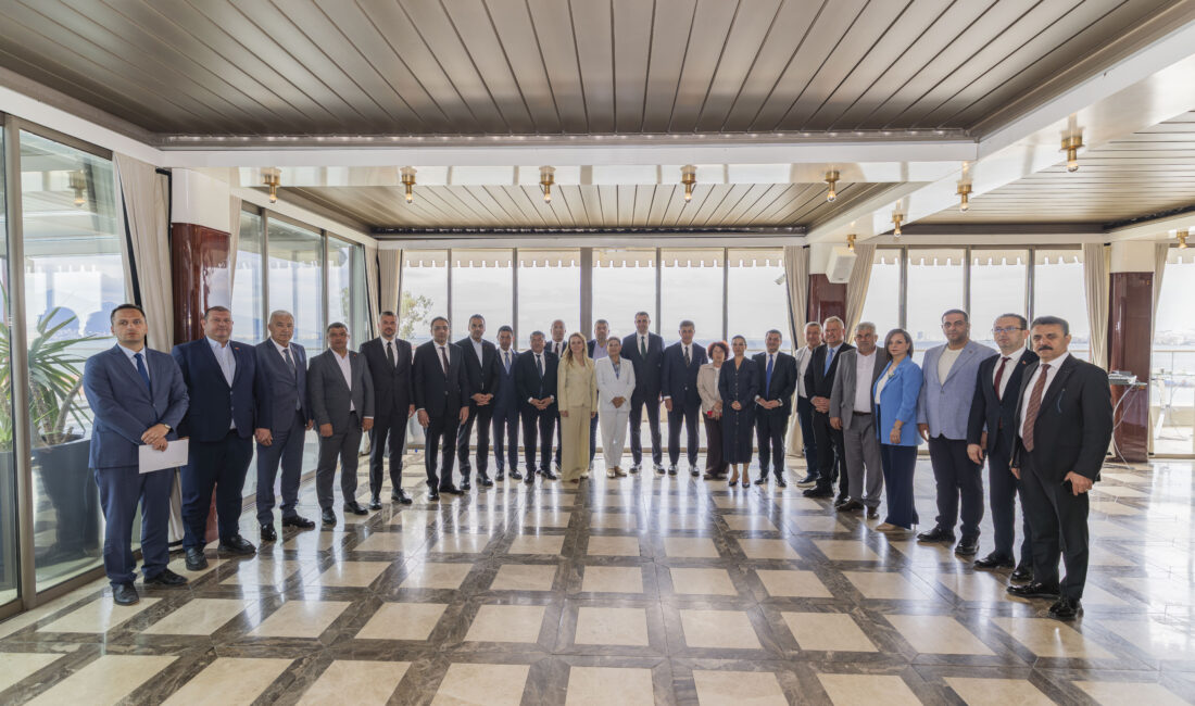 CHP İzmir İl Başkanlığı, yerelden genele iktidar köprüsü kurma hedefiyle