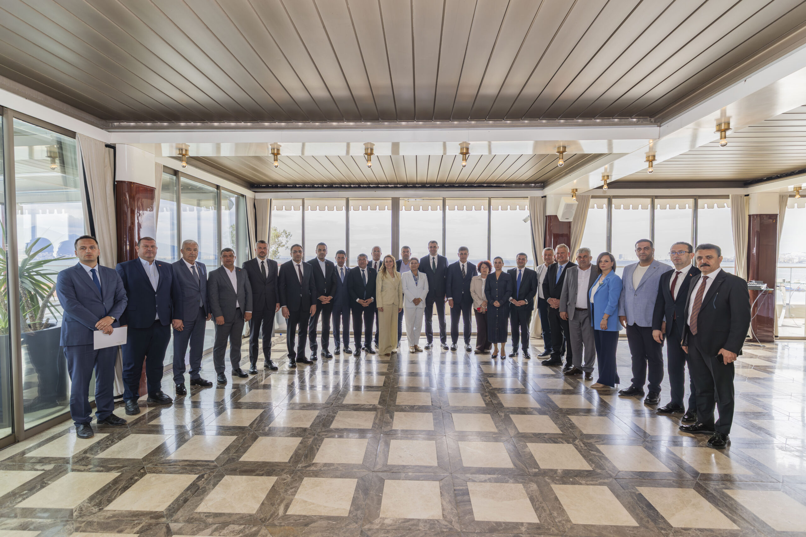 CHP İzmir İl Başkanlığı, yerelden genele iktidar köprüsü kurma hedefiyle