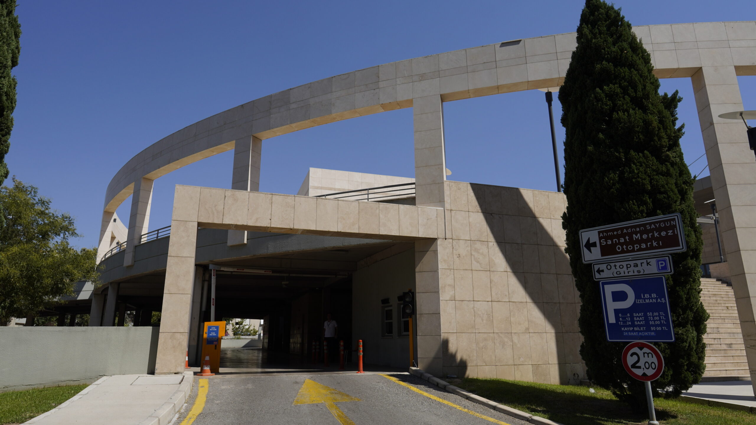 Elektrikli araçlar için otoparklarda yüzde 50 indirim sürüyor: Hem çevre hem bütçe dostu