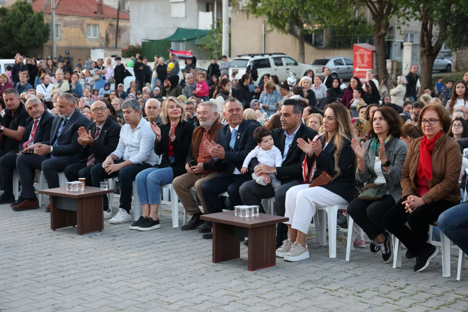 Çiğli’de Hıdrellez coşkusu: Binlerce kişi baharın ve kardeşliğin renklerinde buluştu