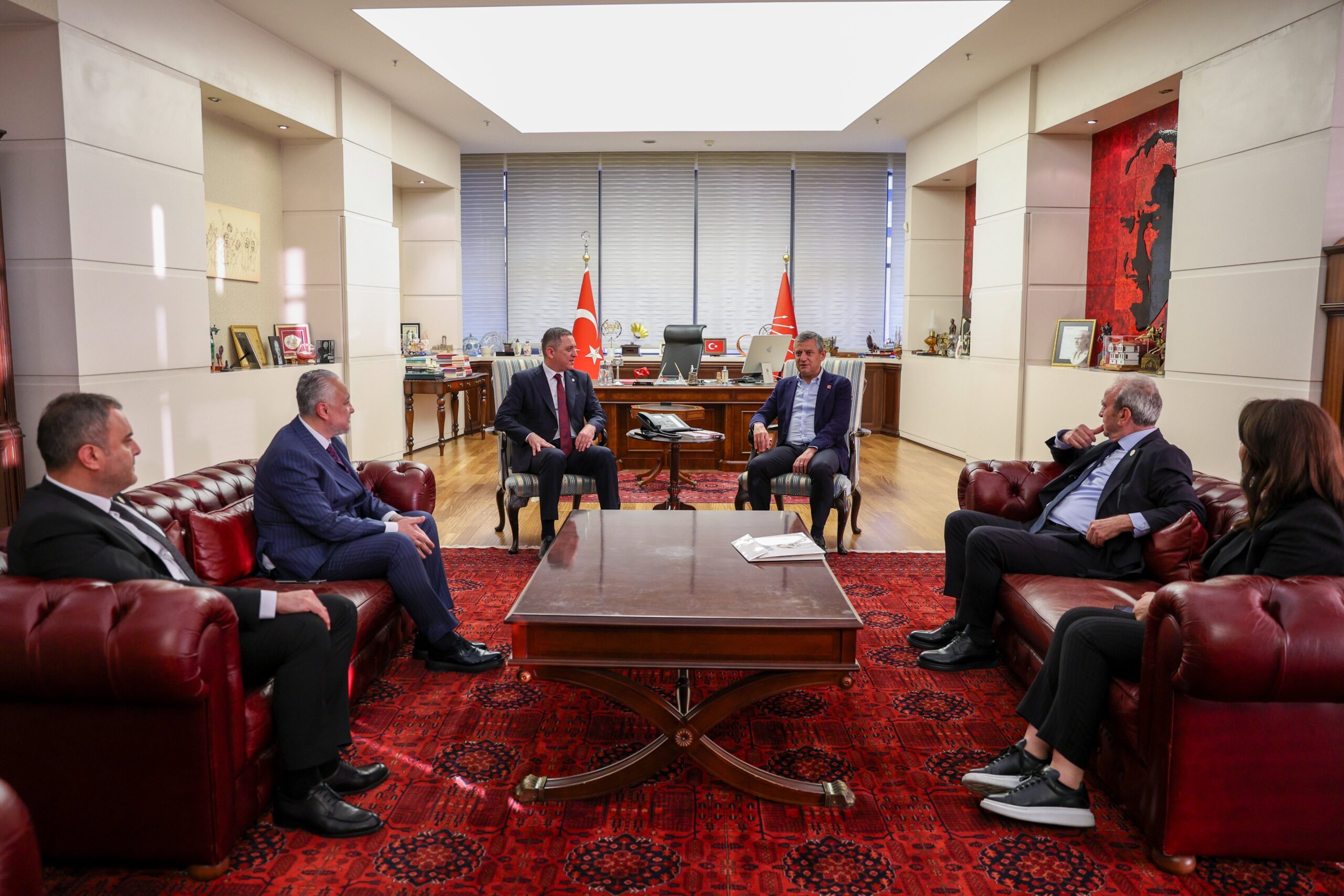 TBB Başkanı Sağkan'dan Özgür Özel'e ziyaret: 'Yargı eliyle siyaset dizayn ediliyor'