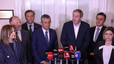 CHP Genel Merkezi'ne yönelik polis müdahalesinin ardından, Tuncer Bakırhan öncülüğündeki