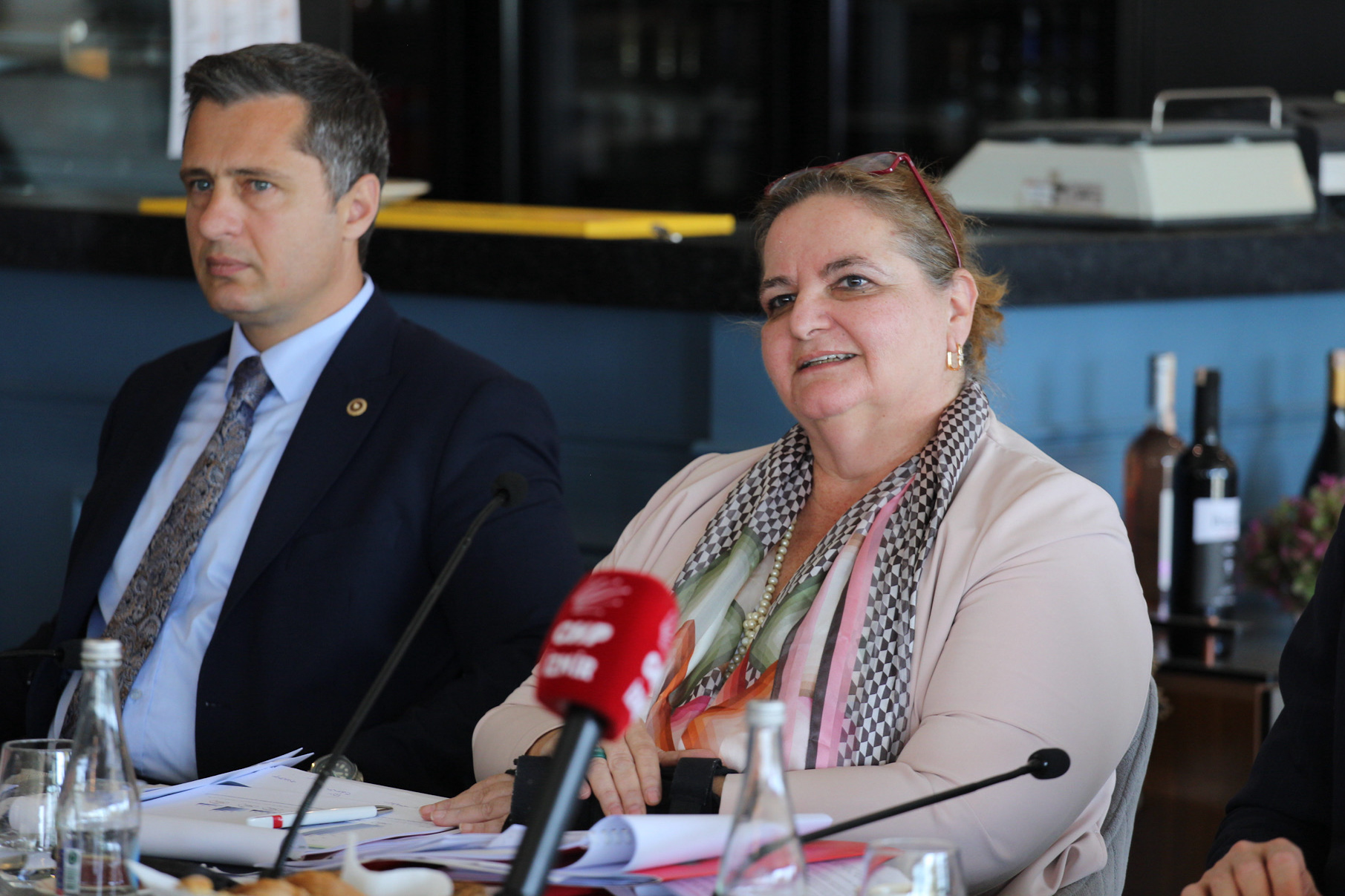 Sanayici 'nitelikli eleman' diyor; gençler 'yurtdışı': Bihlun Tamaylıgil Demokrat Gündem'e anlattı
