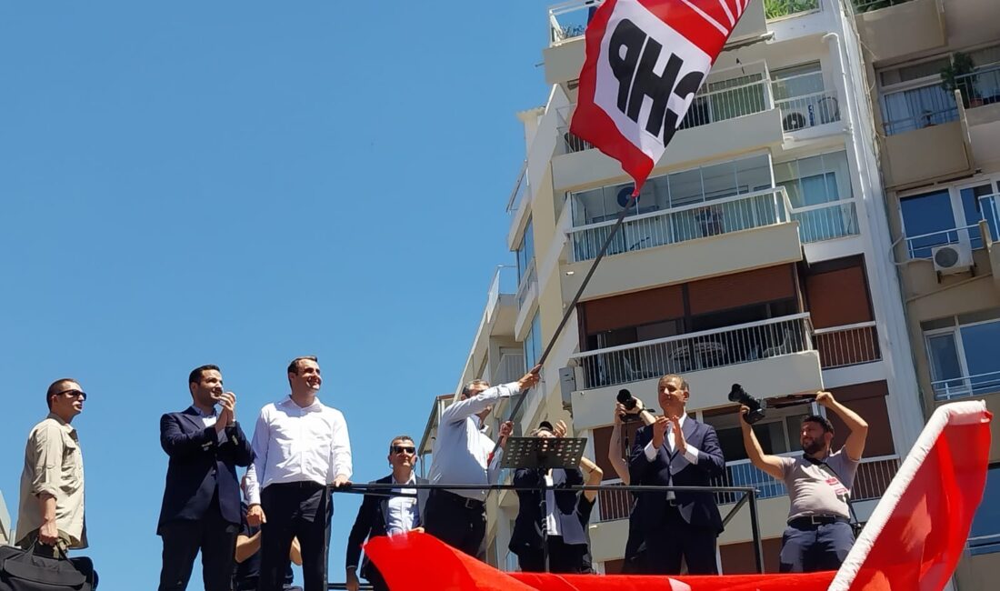 Polis ablukası altındaki Cumhuriyet Meydanı’nın ardından Gündoğdu Meydanı’na geçen ve