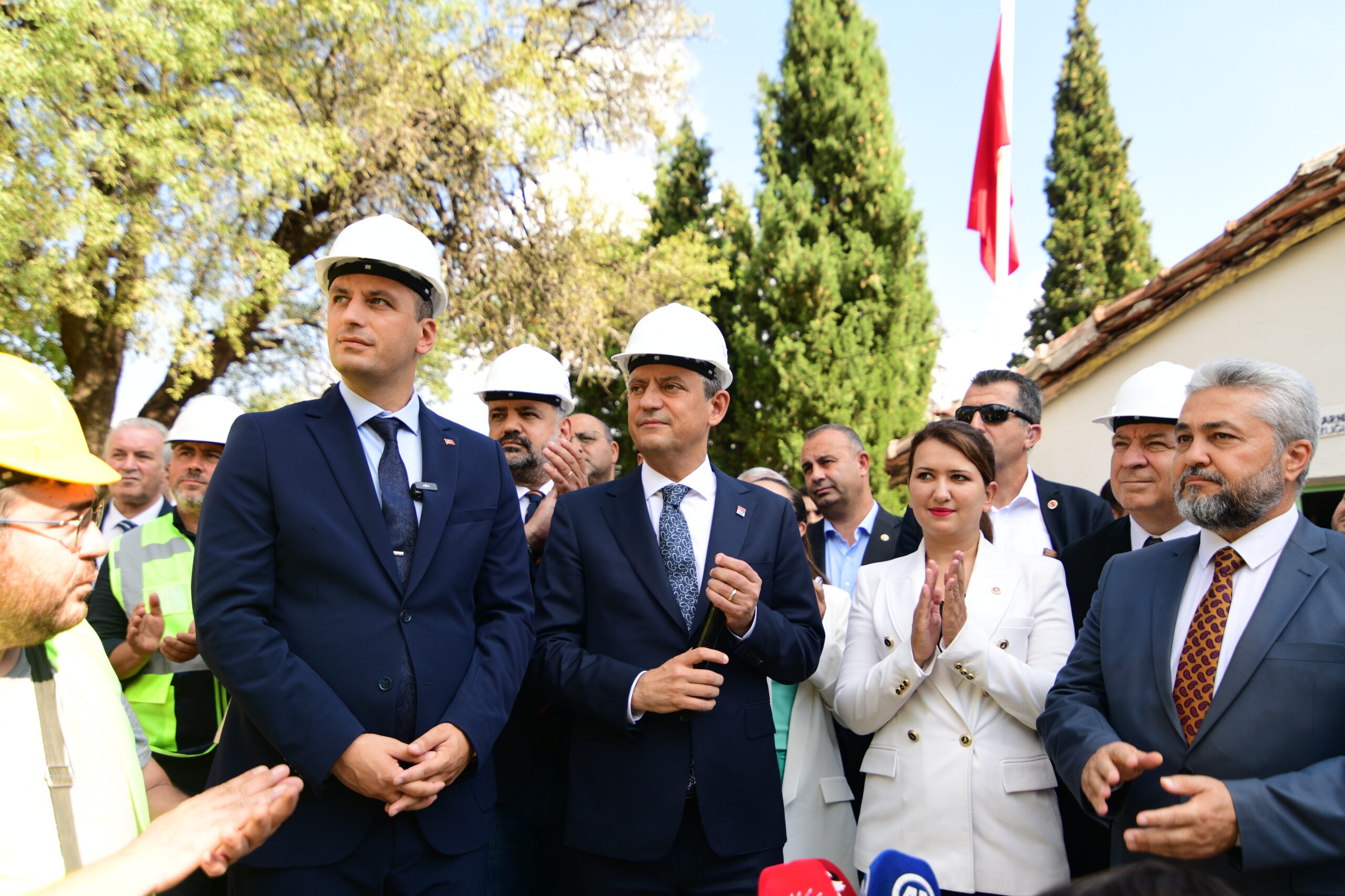 CHP Genel Başkanı Özgür Özel, 15 Mayıs Cuma günü Bornova’ya