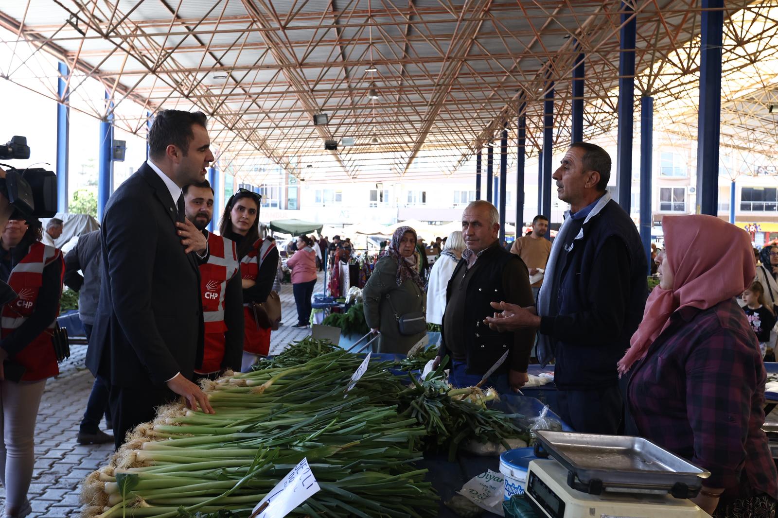 Çağatay Güç Seferihisar’da sokağa indi: Esnafın tek talebi 'erken seçim'