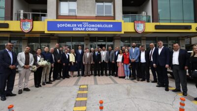 İzmir Karabağlar’da saha çalışması yürüten CHP İzmir'in temaslarında, sokağın ve