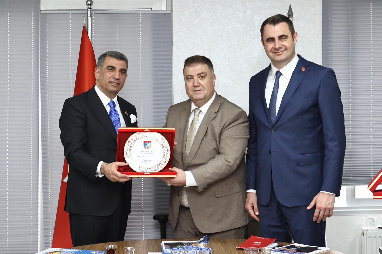 2001'in yazar kasası, bugünün kontak anahtarı: Şoförlerden kriz uyarısı; Güç’ten seçim çağrısı