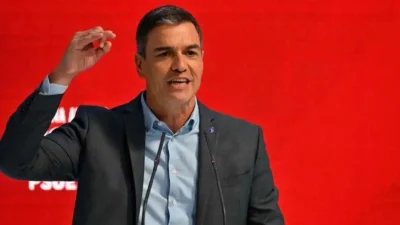 İspanya Başbakanı Pedro Sanchez, iktidar partisi PSOE genel merkezine düzenlenen
