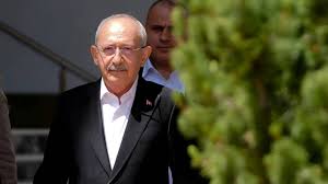 Mahkeme kararıyla CHP Genel Başkanlığı'na dönen Kemal Kılıçdaroğlu'na, kendi partisi