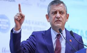 CHP Genel Başkanı Özgür Özel, mahkeme kararı sonrası gelen istifa