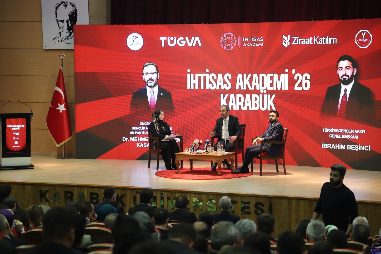 Kasapoğlu’ndan gençlere girişimcilik manifestosu: “Başarısızlıktan korkmayın icat çıkartın!”
