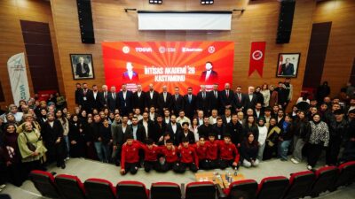 Önceki dönem Gençlik ve Spor Bakanı ve AK Parti İzmir