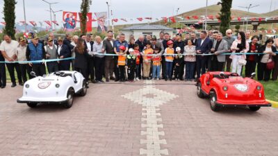Menemen Belediye Başkanı Aydın Pehlivan, çocuklarda trafik bilinci oluşturmak amacıyla
