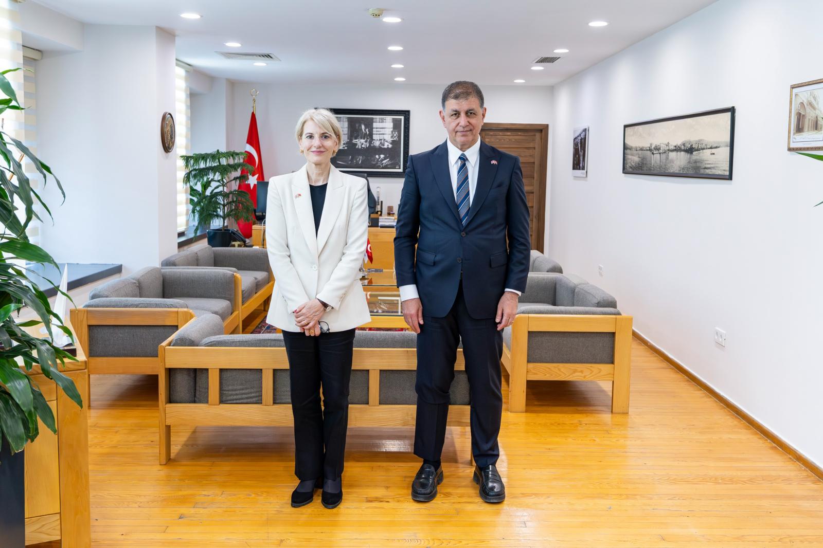 Başkan Tugay, İngiltere Büyükelçisi Morris’i ağırladı: “Geleceğimizi güvence altına almalıyız”