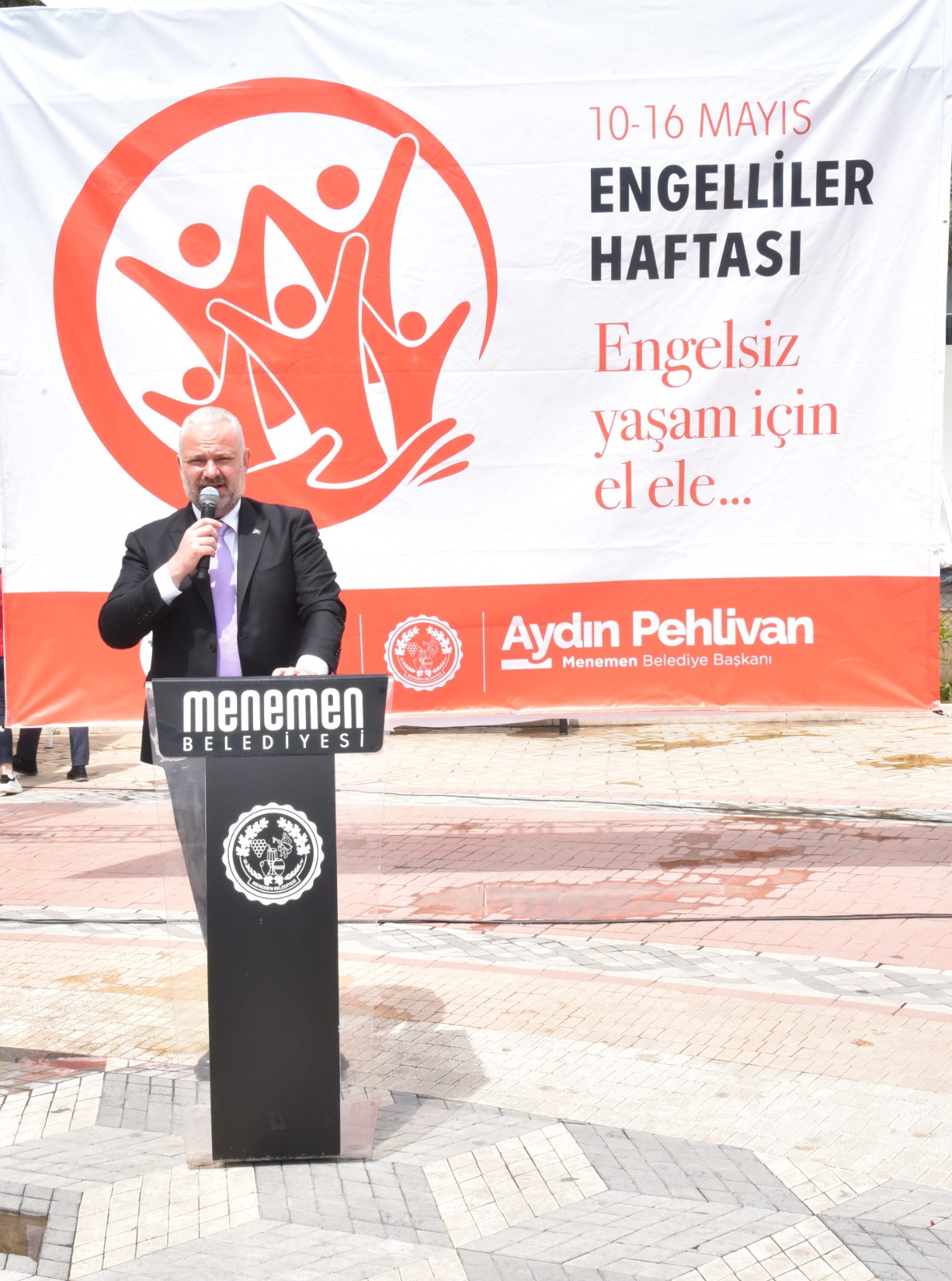 Menemen’de engelsiz yürüyüş: Başkan Pehlivan’dan 'deneyim merkezi' müjdesi!