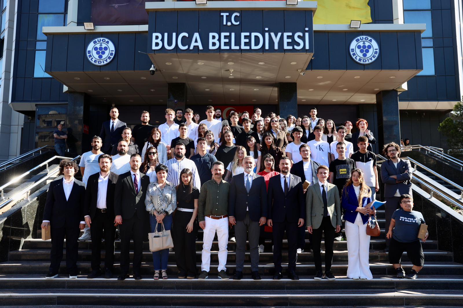 Gençler Buca’da geleceği konuştu: Yerel yönetimlere aktif rol çağrısı yaptı