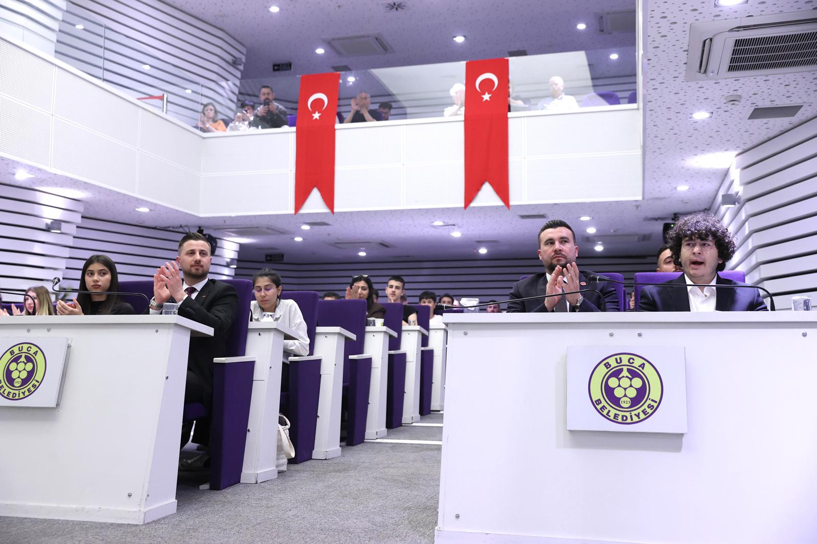 Gençler Buca’da geleceği konuştu: Yerel yönetimlere aktif rol çağrısı yaptı