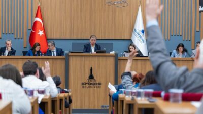 Karşıyaka Stadı için Gençlik ve Spor Bakanlığı ile Büyükşehir Belediyesi
