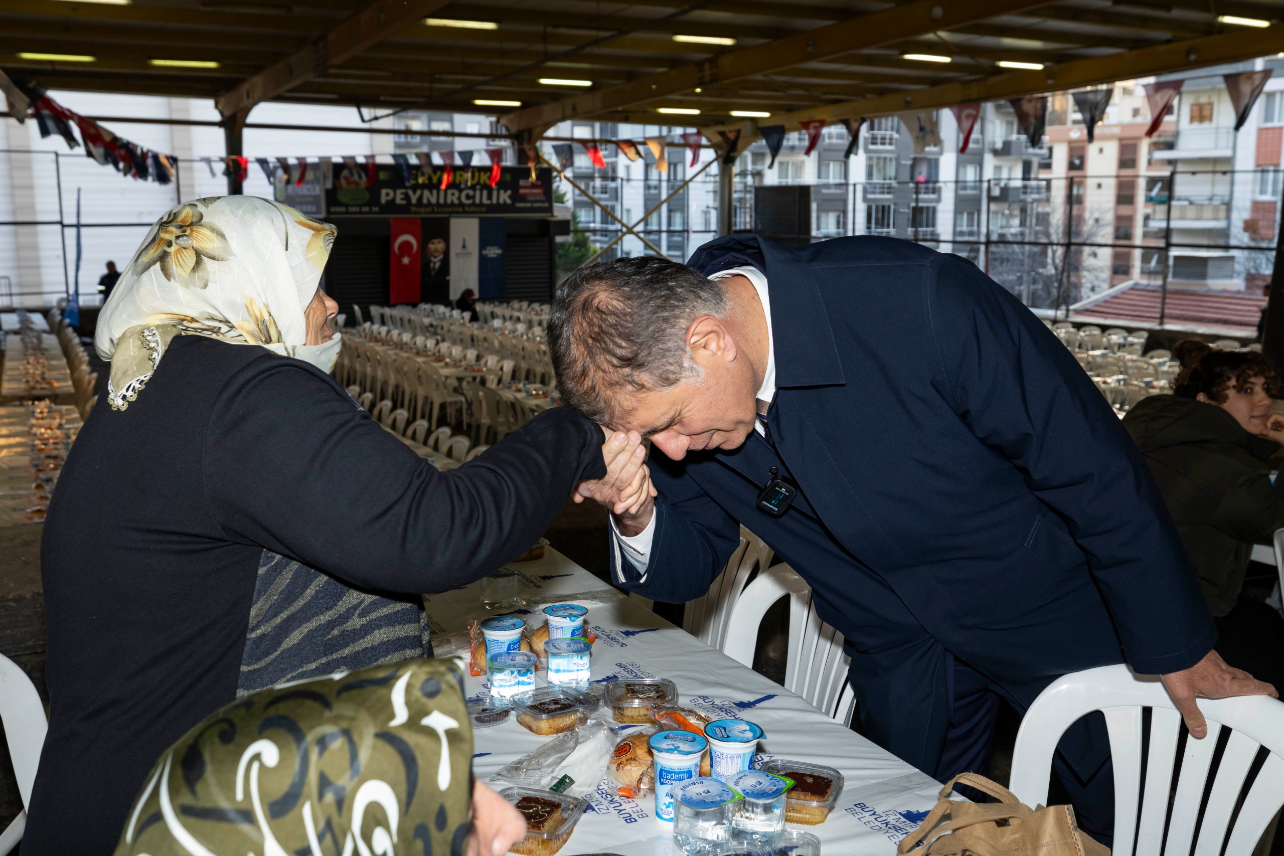 Büyükşehirden 61 bin 416 haneye 'çifte bayram': 92 milyon liralık dev destek kartlarda