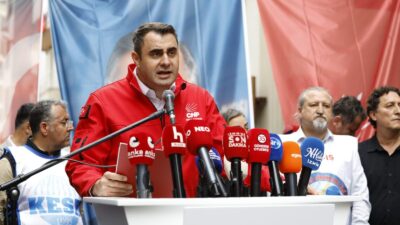 Mahkemenin "mutlak butlan" kararına karşı İzmir’den yükselen sese CHP İl