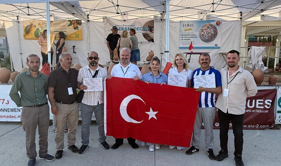 Fransa’da düzenlenen 5. Uluslararası Akdeniz Çömlekçiler Yarışması’nda Menemen ekibi, kazandığı