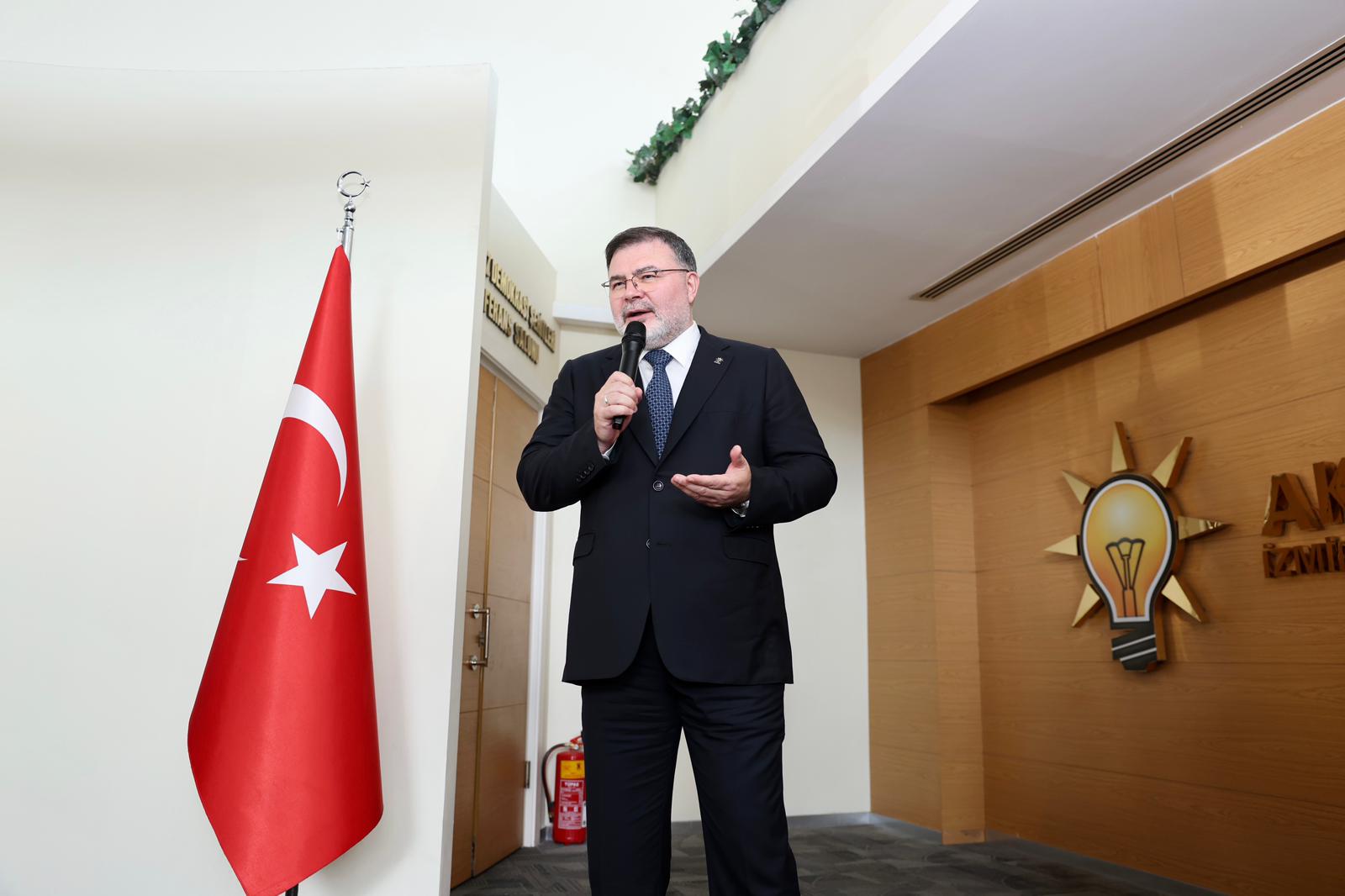 AK Parti İzmir'de bayramlaşma: "Hedef güçlü yarınlar"