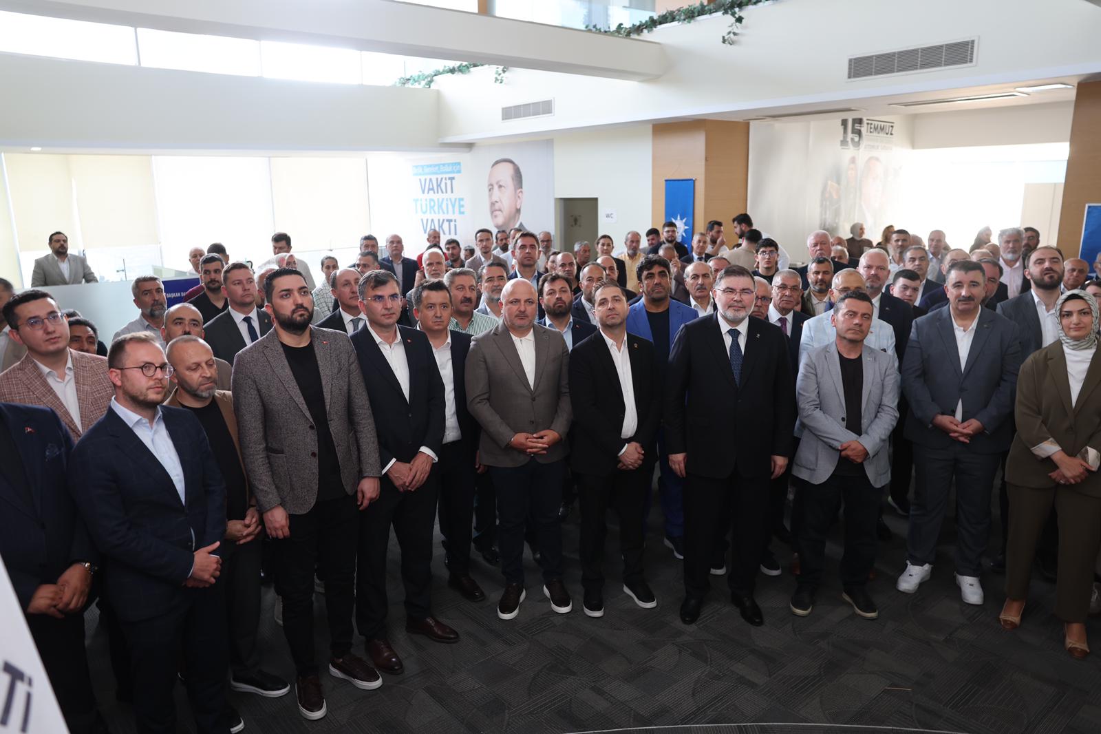AK Parti İzmir'de bayramlaşma: "Hedef güçlü yarınlar"