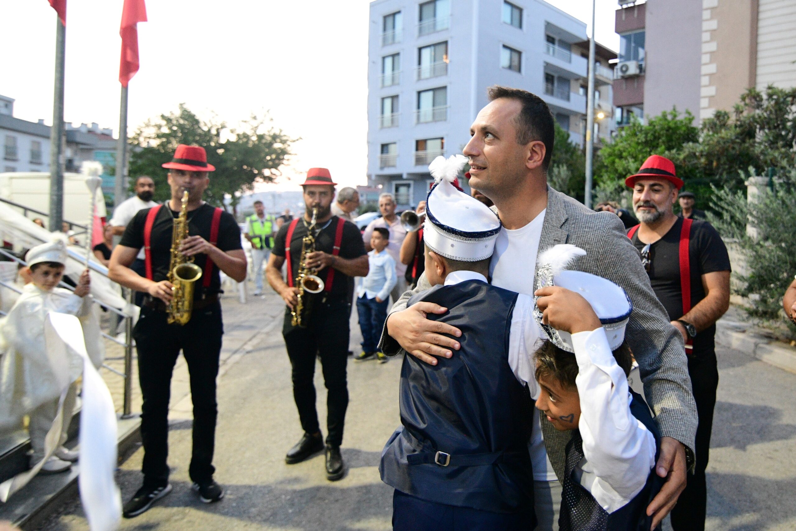 Bornova Belediyesi’nin ihtiyaç sahibi ailelerin 4-12 yaş arası çocukları için