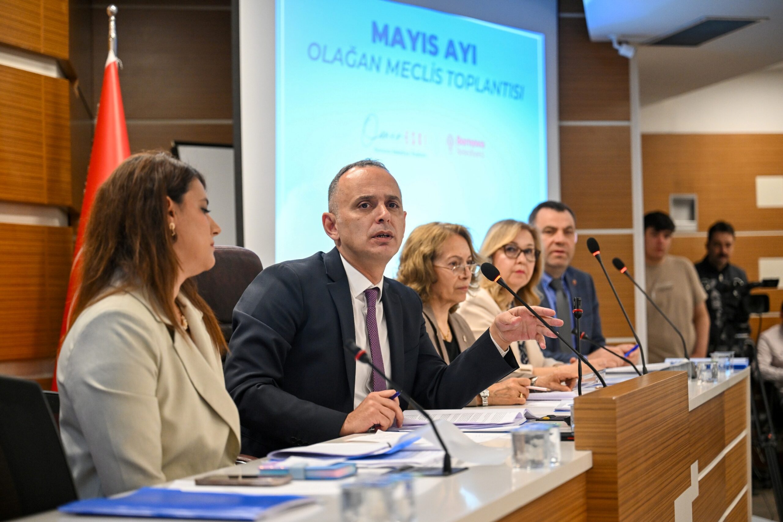 Bornova'da kesin hesaba meclis onayı