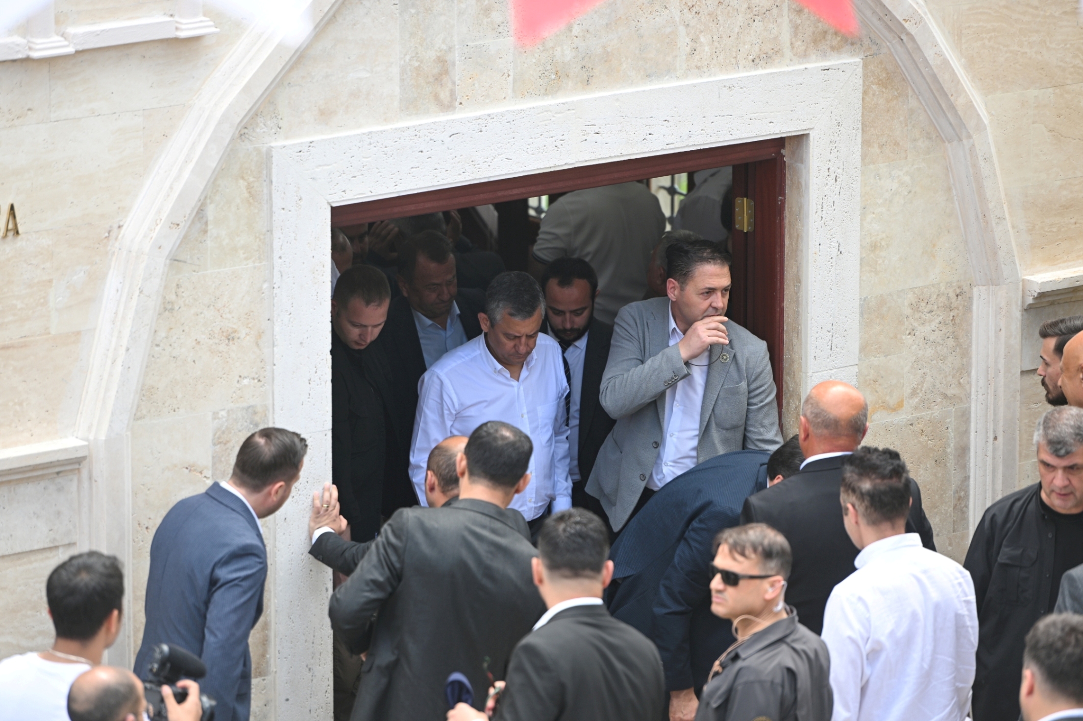 Özel Bornova'da 3 önemli projeyi hizmete açtı: "Ömer Eşki kentin hakkını veriyor"