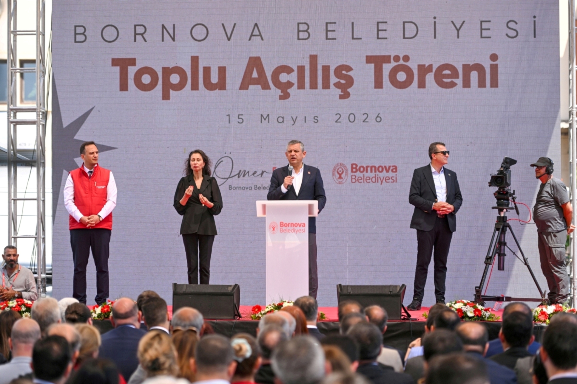Özel Bornova'da 3 önemli projeyi hizmete açtı: "Ömer Eşki kentin hakkını veriyor"