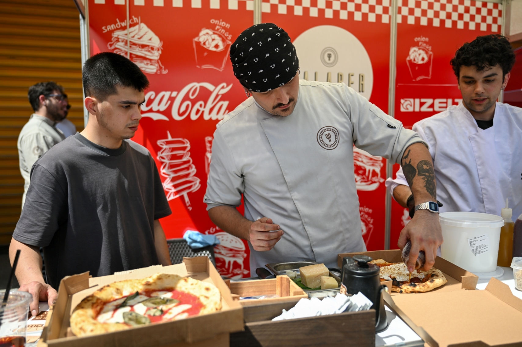 Bornova’da sanayiye festival geldi: “Sanayi Street Food Fest” yoğun ilgi gördü 1 Bornova’da sanayiye festival geldi: “Sanayi Street Food Fest” yoğun ilgi gördü