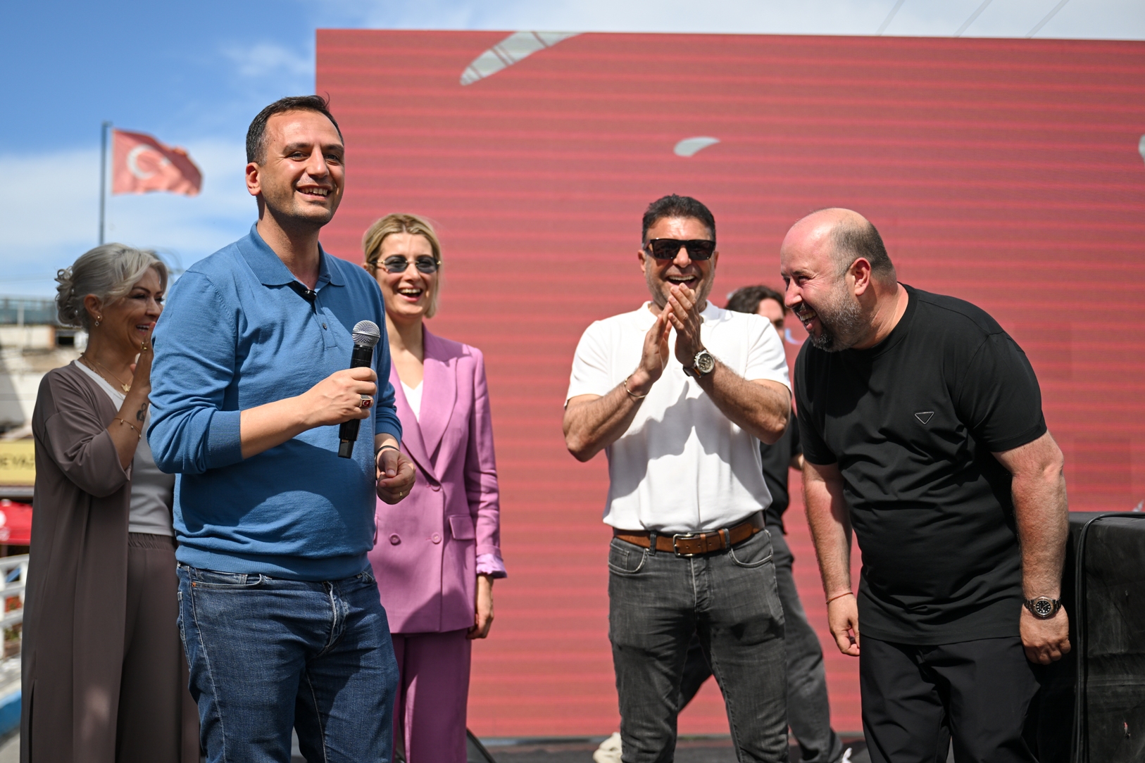 Bornova’da sanayiye festival geldi: “Sanayi Street Food Fest” yoğun ilgi gördü 3 Bornova’da sanayiye festival geldi: “Sanayi Street Food Fest” yoğun ilgi gördü