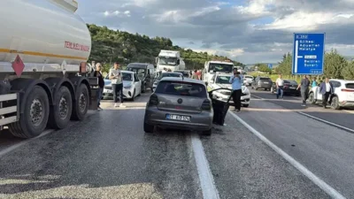 Adıyaman'ın Gölbaşı ilçesinde iki otomobilin çarpışması sonucu meydana gelen kazada