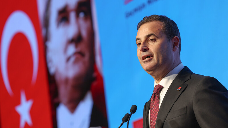 Balıkesir Büyükşehir Belediye Başkanı Ahmet Akın’ın başka bir partiye transfer