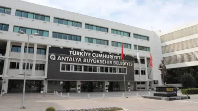 Antalya Büyükşehir Belediyesi'ne yönelik 'yolsuzluk' ve 'rüşvet' iddialarıyla düzenlenen operasyon