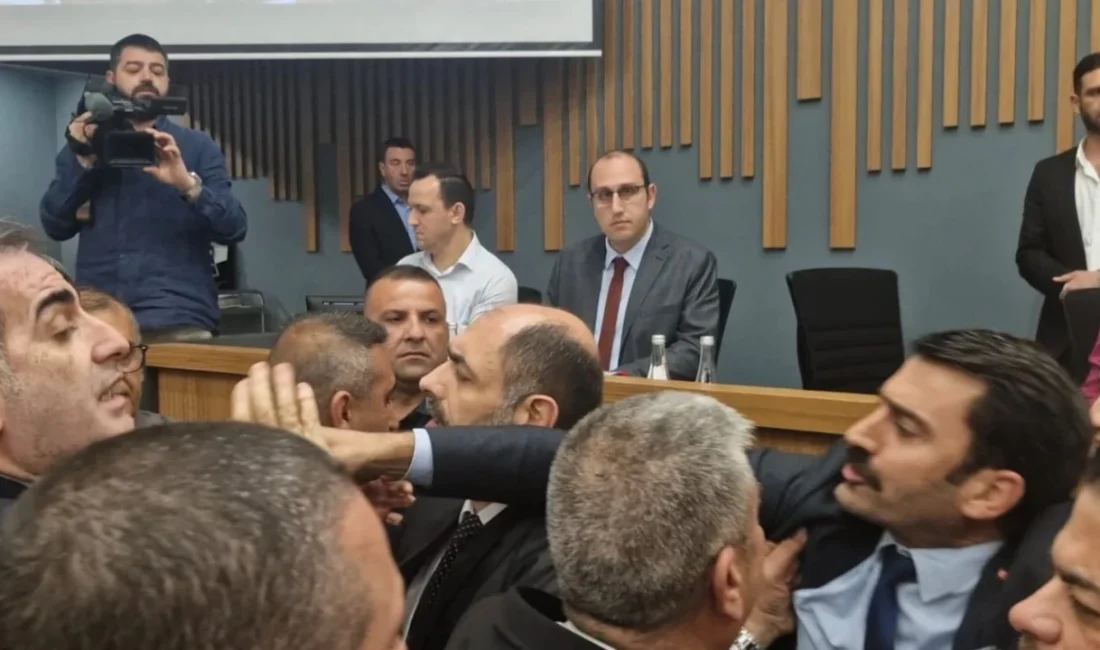 İzmir Büyükşehir Belediye Meclisi Mayıs ayı toplantısında, CHP grubunun sunduğu