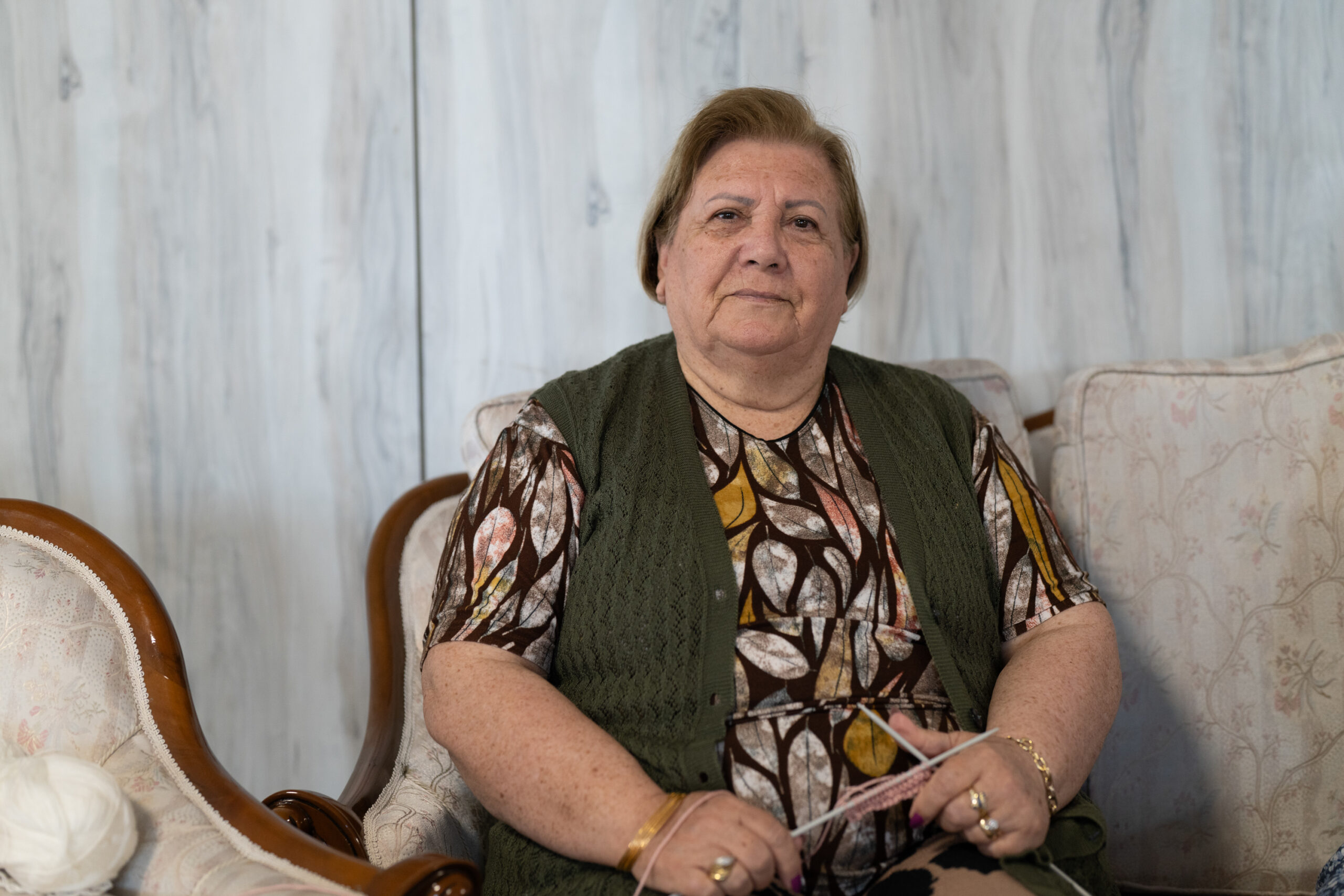 İlmek ilmek dayanışma, nesiller arası umut: Çınarlar örüyor, çocuklar ısınıyor