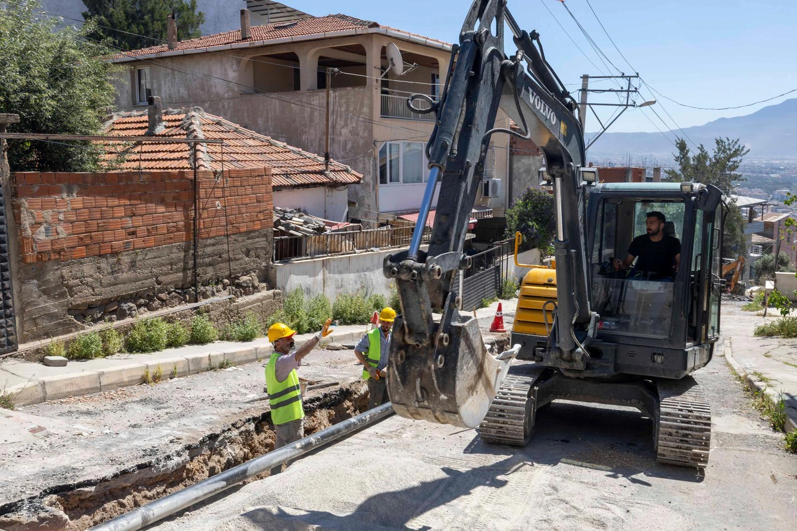 Bayraklı’da altyapı dönüşümü: 35 kilometrelik içme suyu hattı yenileniyor